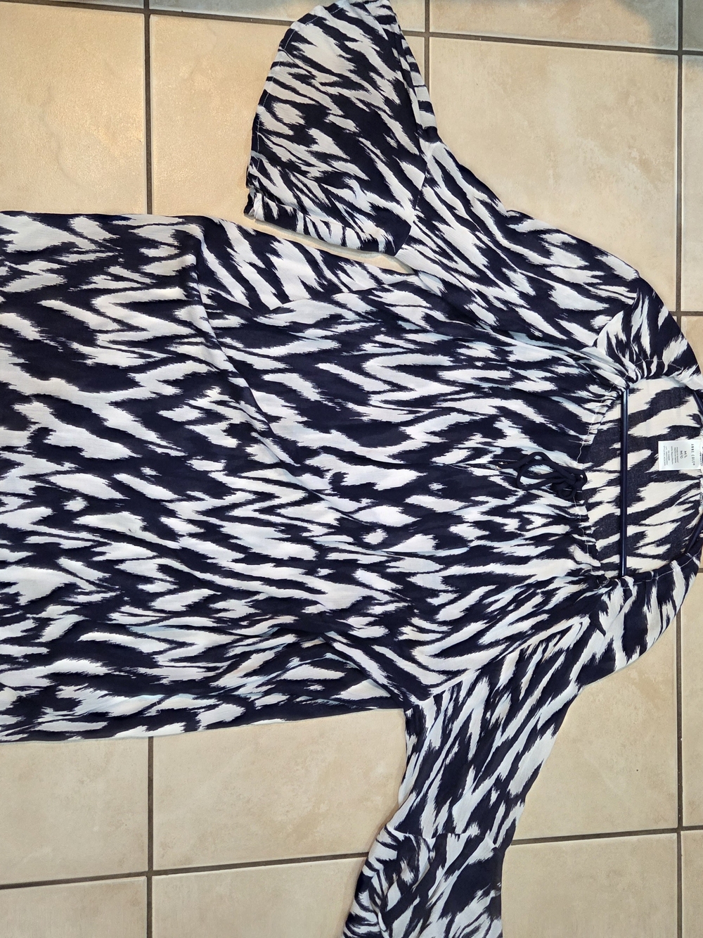 Anne Cole Black & White Printed Tunic Top
